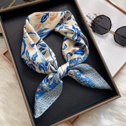 Elegant 27.56inch Floral Print 70cm Square Beach Satin Scarf Casual Elegant Thin Breathable Neck Women Head Wrap Hair Scarves