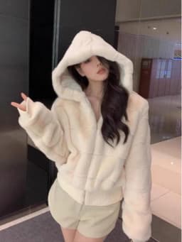 Eco-Friendly Short Mink Fur Coat Women's Winter 2024 Thickened Hooded Plush Outerwear Ladylike Commute Style Zipper Closure