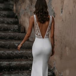 Customized Sexy Mermaid Wedding Dresses Deep V Neck Tank Bridal Dress Illusion Applique Bridal Gowns Vestido De Novia