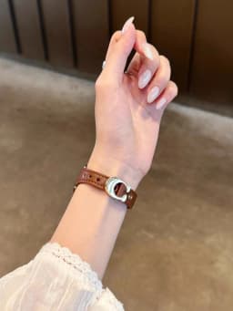 Luxury Leather Loop Correa for Apple Watch Band Women Strap 11/10/9/8/7/6/5/4/3/2 38mm 40mm 41mm 42mm 44mm 45mm 46mm 49mm