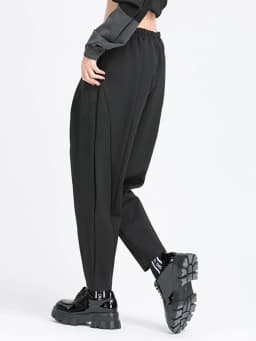[EAM] High Elastic Waist Black Long Split Joint Harem Trousers New Loose Fit Pants Women Fashion Tide Spring Autumn 2026 1Y766