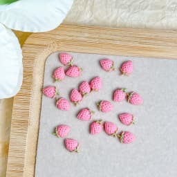 30PCS Simulated Cute Strawberry Nail Art Charms Creative Colorful Strawberry Resin Nail Decorations for DIY Hairpin Nails Crafts
