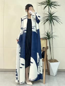 Miyake Pleated 2024 New Folded Collar Long Sleeved Retro Printed Dress Belt for Women Dubai Designer Original Fashion Loose Coat