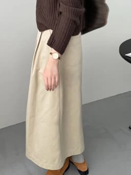 [EAM] High Waist Apricot A-line Irregular Pleated Elegant Half-body Skirt Women Fashion Tide New Spring Autumn 2026 1DH3802