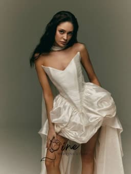 Oine Elegant V-Neck Sleeveless Wedding Dresses with Scarf 2026 Ruffles A-line Pleat Bridal Gowns Detachable Skirt Customized