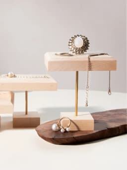 Solid Wood Walnut Jewelry Display Stand Mini Desktop Riser Bracelet Watch Display Plate Cosmetics Rack Holder Doll Organizer