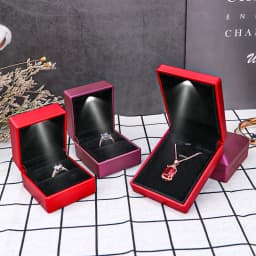 Ring Box High-end Creative LED Lamp Marriage Gift Jewelry Packaging Pendant Necklace Charm Simple and Elegant Top Grade Delicate