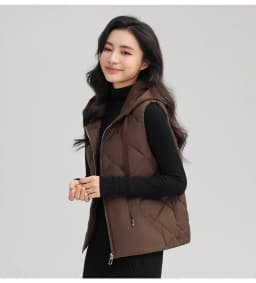 Women 90% White Duck Down Vest Soft Matte fabric Ultra Light Vest Portable Sleeveless Jacket Autumn Winter Coat High quality