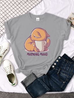 T-Shirts Cat Is Looking At The Cup Lovely Printed T Shirt For Woman Goth Korean Style Women Clothes Funny Vintage Womens Tshirt