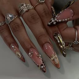 24pcs Baroque Style False Nails with Gold Moon Star Design Almond Fake Nail Patches Wearable Heavy Metal French Press on Nails