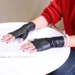 Half-finger leather lace, soft and warm in autumn and winter, plus velvet fingerless short leather gloves, non-slip driving S91