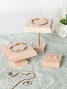 Solid Wood Walnut Jewelry Display Stand Mini Desktop Riser Bracelet Watch Display Plate Cosmetics Rack Holder Doll Organizer