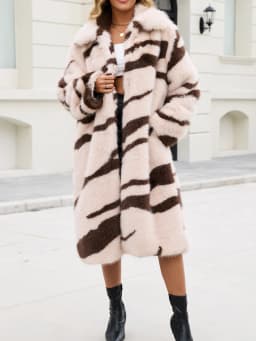 Women's Zebra Pattern Color Imitation Fur Coat Warm Flip Collar Design Autumn Winter High Street Fashion Warmth