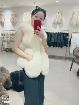 2024 autumn and winter new fox fur vest women's short coat young fur integrated vest winter coat women