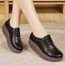 2025 Spring and Autumn New Shoe with One Foot Set, Mom's Shoes Soft and Comfortable Middle Aged and Comfortable Single Shoes
