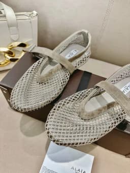 Ins Top Blogger Favorite Fishnet Leather Flat Mules French High-end Elegant Pointed-Toe T-Strap Mary Jane Ballet Shoes Luxury Breathable Summer Sandals