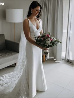 DREAM Customized V Neck Elegant Sleeveless Crepe Wedding Dresses Backless Buttons Bride Dresses Simple Mermaid Wedding Gown 2025