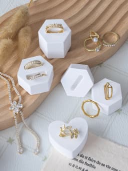 Gypsum white ring display stand holder ,Jewelry organizer props . couple ring display holders case , creative earrings box