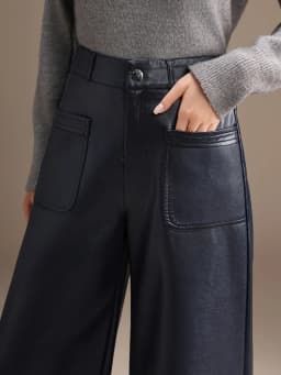 ZUZK High Quality PU Leather Capri Pants New Women 2026 Autumn Winter Chic Short PU Leather Pants Elegant LeatherTrousers