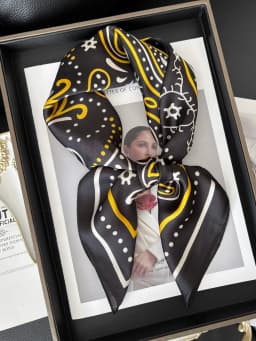Vintage Chain Print Satin Square Scarf Soft Lightweight Women’s Fashion Accessory for Hair Neck Shawl Elegant Hair Scarf