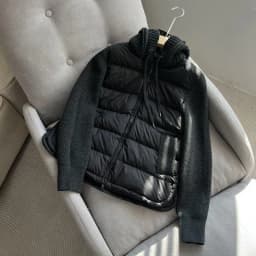 White Duck down Knitted Short Puffer Jacket Women's Lightweight Fashionable Winter Coat with Hat Knot Element