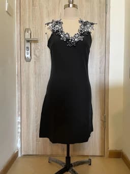 Customizable Casual Summer Women Fashion Solid Color V Neck Off Shoulder Elegant Lace Flower Sleeveless Pullover Party Dresses