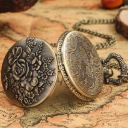 Vintage Bronze Flowers Quartz Analog Pocket Watch Gift Men Women Necklace Pendant Pocket Clock Arabic Numerals Dial Retro Watch