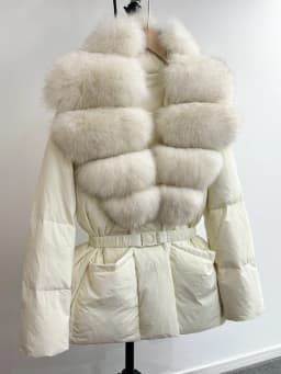 2025 Newest Winter Real Natural Huge Fox Fur Puffer Jacket Women Thicken Warm Belted 90% White Duck Down Coat Waterproof Parka