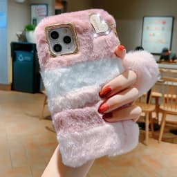 Luxury Love Pendant Phone Case For iPhone 15 Pro Max 14 13 12 11 X XS XR 8 7 6 6S Plus SE 2020 Cute Warm Winter Plush Fur Covers