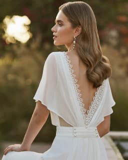 Customized Modern Summer White Wedding Dresses 2024 Bridal Gowns Back Out Bride Dress Round Neck Boho Wedding Gowns Lace Beach