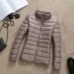 90% Ultra-light Thin Down Jacket Women 2025 Autumn Winter Slim Short Hooded Warm White Duck Down Coat Women Outerwear