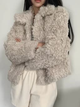 Winter Warm Faux Fur Coat Women's Chic New Fashion Versatile High-End Feeling Stylish Outerwear Trendy Polyester Fiber