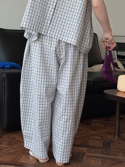 [EAM] High Elastic Waist Blue Plaid Brief Casual Wide Leg Pants New Trousers Women Fashion Tide Spring Autumn 2026 1DJ0747