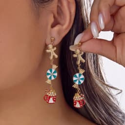New Design Asymmetrical Snowflake Dangle Earring for Women Red Green Christmas Ball Bell Candy Cane Long Earring Holiday Jewelry