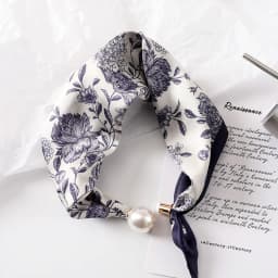 New Summer Pearl Decoration Magnetic Buckle Silk Scarf Versatile Neck Protection Fashionable High End Matching Shirt Scarf Lady