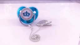 Luxury Newborn Baby Pacifier Baby Rhinestone Crown Pacifier Infant Teether Silicone Pacifier Holder Dummy Baby Shower Gift