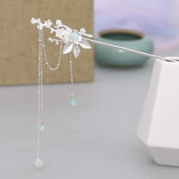 Womens Crystal Hair Clasp Flowers Shape Design Y2K Silver Step Shake Hanfu Hair Stick with Tassel Headwear Hairpins Jewelry