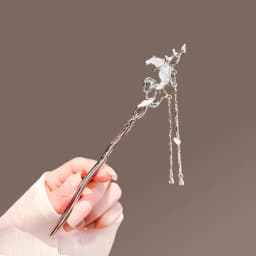 Womens Crystal Hair Clasp Flowers Shape Design Y2K Silver Step Shake Hanfu Hair Stick with Tassel Headwear Hairpins Jewelry