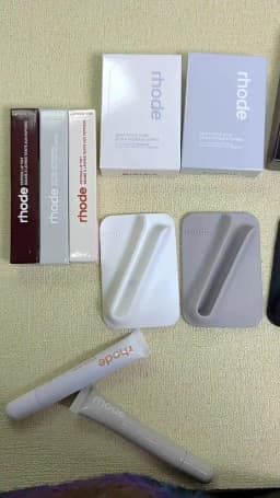 Rhode Hot Magnetic SNAP-ON LIP Case for All Mobile Phones for Magsafe Lip Gloss Holder with Long Lasting Lipstick Lip Gloss