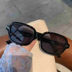 Vintage Square Sunglasses Woman Mirror Retro Rivet Yellow Sun Glasses Female Brand Designer Fashion Black Oculos De Sol