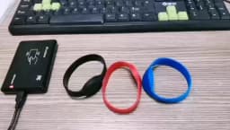 1Pc/Lot 125Khz T5577 EM4305 Rewritable RFID Bracelet Silicone Wristband Watch Copy Clone Blank Card In Access Control