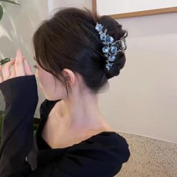 Female Flower Hair Claw Grab Clip Retro Ponytail Braid Crab Metal Grab Clip Fashion Sweet Girl Hair Card Hair Accessories