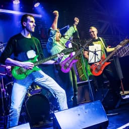 6Pcs Random Pvc Inflatable Toys 95cm Guitar Performance Stage Inflatable Instruments Thickened Reusable Rock Guitar Balloons
