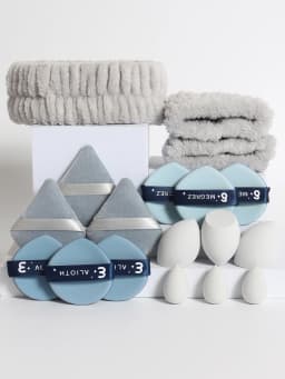 18 Piece Headband Set. 1 Hair Band & 2 Wrist Bands & 3 Make-Up Sponges & 3 Mini Square Air Cushions & 3 Triangular Powder Puff &