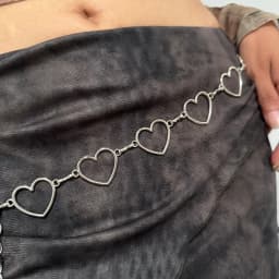Women's belt Luxury brand Heart Shaped Metal Waist Chain Belt Goth accessories Y2k belts for women Punk style with Jeans Dress