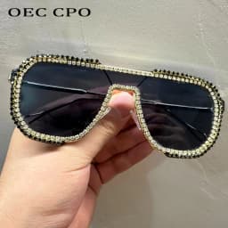 Diamonds Sunglasses Women 2026 New Luxury Rhinestone Unique Hand Fashion One Piece Sunglasses Female Oversized Glasses Eyewear