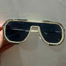 Diamonds Sunglasses Women 2026 New Luxury Rhinestone Unique Hand Fashion One Piece Sunglasses Female Oversized Glasses Eyewear