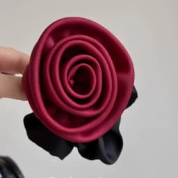 2024 Autumn Classic Bordeaux Satin Hair Ties with Vintage Rose Design FrenchStyle Rose Shape Scrunchies Elegant Hair Accessories