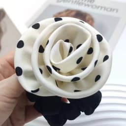 2024 Autumn Classic Bordeaux Satin Hair Ties with Vintage Rose Design FrenchStyle Rose Shape Scrunchies Elegant Hair Accessories