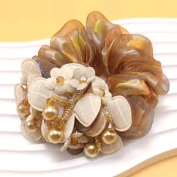 New Scrunchie White Flower Hair Ties Women Pearl Headdress Flower Highly Elastic Rubber Band Floral Hair Accessories